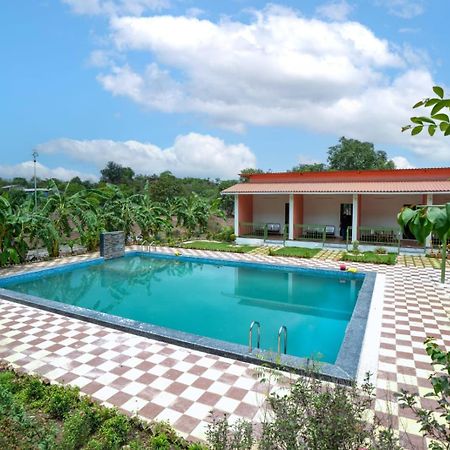 Mahalakshmi Agro Tourism Hotell Poinad Exteriör bild